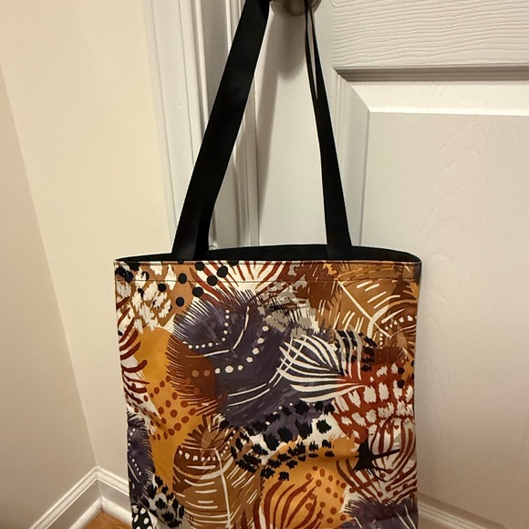 Vera Bradley Handbags - Vera Bradley Multicolor Patterned Tote